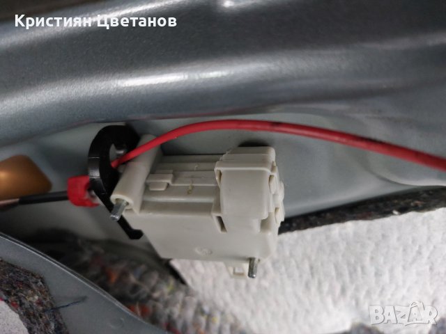 Машинка заключване на резервоара Ауди А6 Ц6, снимка 2 - Части - 40327103