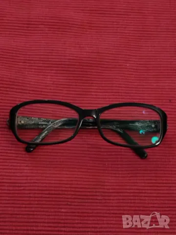 Дамска диоптрична рамка GUESS. 