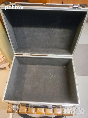 Куфар,чанта Метален., снимка 2 - Чанти - 53154352