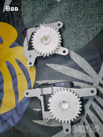 Мотори за управление клапи на Toyota , снимка 2 - Части - 52630899