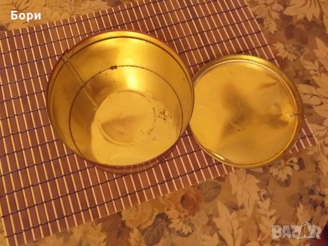 TARANTELLA Метална кутия от бисквити, снимка 7 - Колекции - 27812811