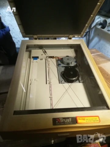 Продавам скенер TRUST