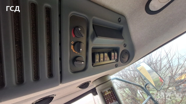 Комбайн Challenger 647C , снимка 7 - Селскостопанска техника - 53221370