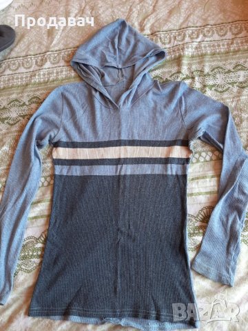 Спортна блузка с качулка , снимка 1 - Блузи с дълъг ръкав и пуловери - 28284566