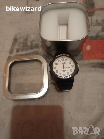 Детски аналогов часовник Juboos, водоустойчив до 50 м, с лесен за четене циферблат и мека каишка НОВ