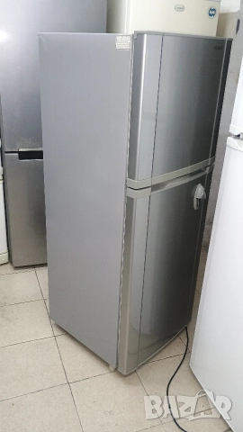 Хладилник Samsung с горен фризер, снимка 4 - Хладилници - 52864446