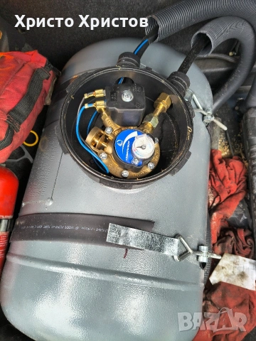 авто газова бутилка , снимка 2 - Части - 53392893