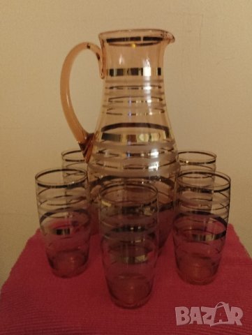 Винтидж сервиз 6 чаши и кана, цветно стъкло със златни линии. , снимка 1 - Чаши - 43525177