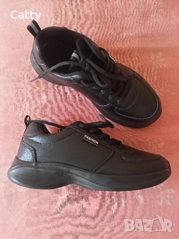 Нови дамски черни маратонки , снимка 2 - Маратонки - 52457410