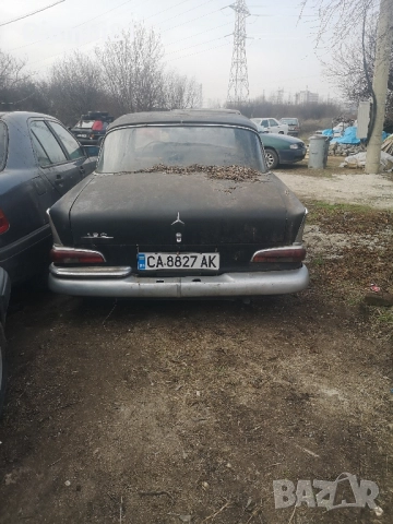 Продавам Мерцедес W110 * 2.0 Бензин , снимка 4 - Автомобили и джипове - 51726133