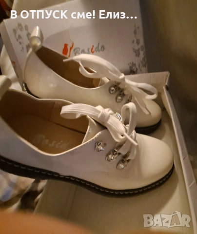 Обувки тип DrMartens лачени бели лак, снимка 10 - Дамски ежедневни обувки - 51772236