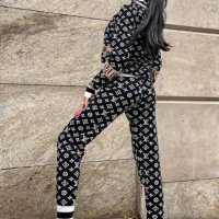 💥Louis Vuitton стилен дамски комплект фино плетиво💥, снимка 3 - Комплекти - 43346746