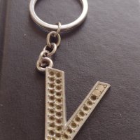 Метален ключодържател буква V много красив стилен дизайн 18043, снимка 3 - Други - 43656318