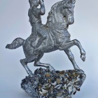 Конник, скулптура върху скъпоценен минерал, снимка 2 - Статуетки - 40539941