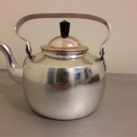 Стар чайник , снимка 1 - Антикварни и старинни предмети - 26707460
