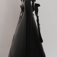 Дамска чанта тип куфар, снимка 3 - Чанти - 33399881