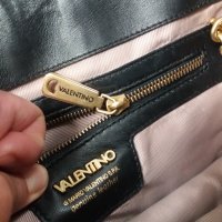 VALENTINO естествена кожа чанта през рамо( от 400 до 1 400 $ в интернет сайтове), снимка 6 - Чанти - 33027258