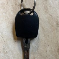 Оригинален ключ VW Passat, снимка 2 - Аксесоари и консумативи - 33086903