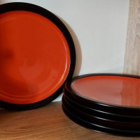 2 броя червени канички и 6 броя червени чинии с черен кант, снимка 3 - Антикварни и старинни предмети - 33110178