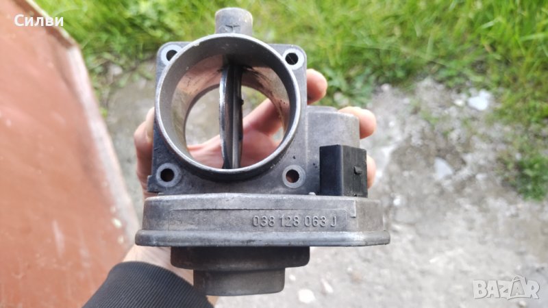 Дроселова клапа 038128063J дросел за Голф 5 2,0СДИ 1,9 от Vw Golf V 2.0SDI, снимка 1
