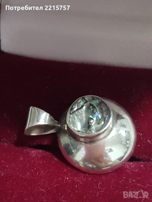 Старинен медальон с седеф., снимка 1