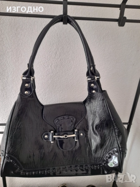 15 ЛЕВА ХУБАВА НЕПОЛЗВАНА ДАМСКА ЧАНТА, снимка 1