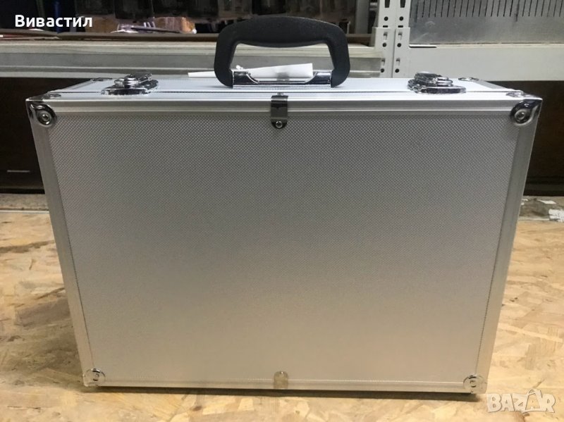 Алуминиеви и пластмасови куфари с органайзер за машини и инструменти, снимка 1