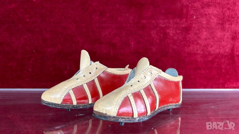 Старинен сувенир - ръчно изработен модел на обувки, снимка 1