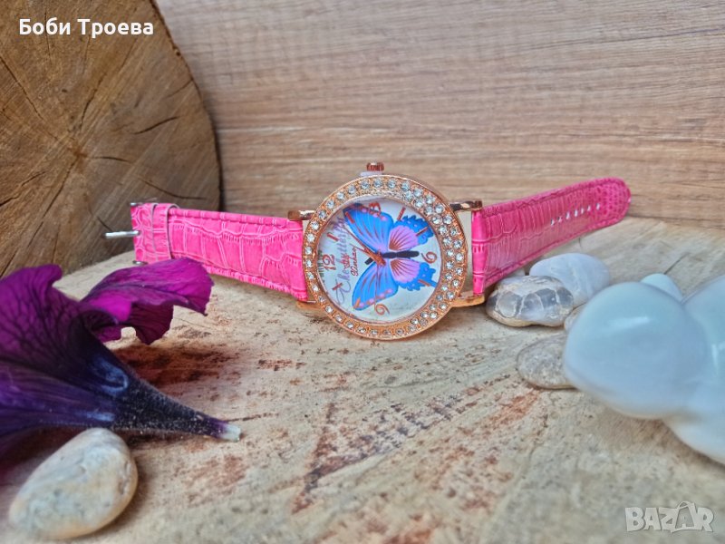 Стилен дамски часовник за любителите на пеперуди, снимка 1