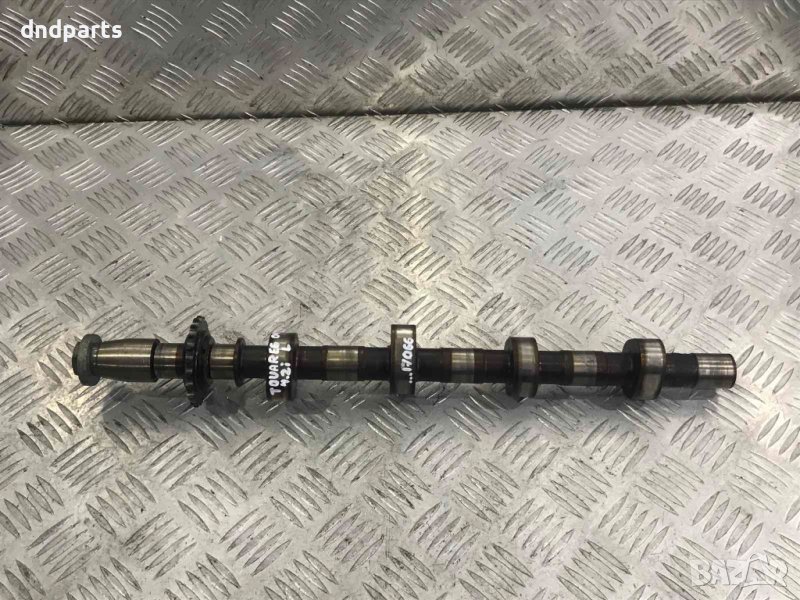 Разпределителен вал VW Touareg,4.2i,2005г.(ляв), снимка 1