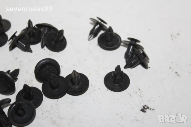 Щипки багажник 32броя Мазда 3 2008 2.3i 158hp Mazda 3 седан, снимка 3 - Части - 51255620