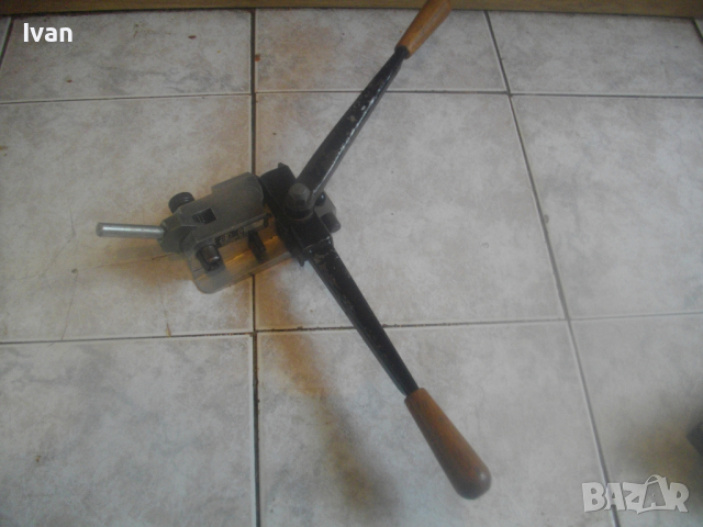 Масивен Алуминиев Ръчен Опаковъчен Чембер За Метална Лента-Чешки-Старо Качество-Отличен-Индустриален, снимка 3 - Други инструменти - 44872442