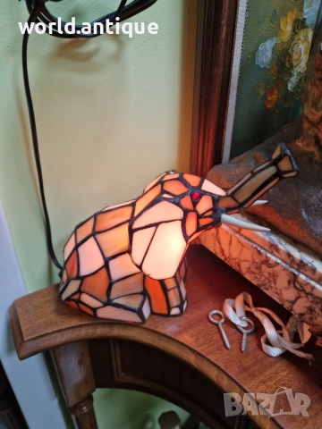 Прекрасна антикварна настолна лампа Тифани , снимка 9 - Настолни лампи - 52323432