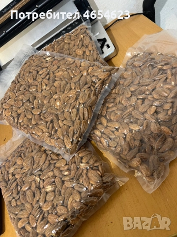 Сурови бадеми 