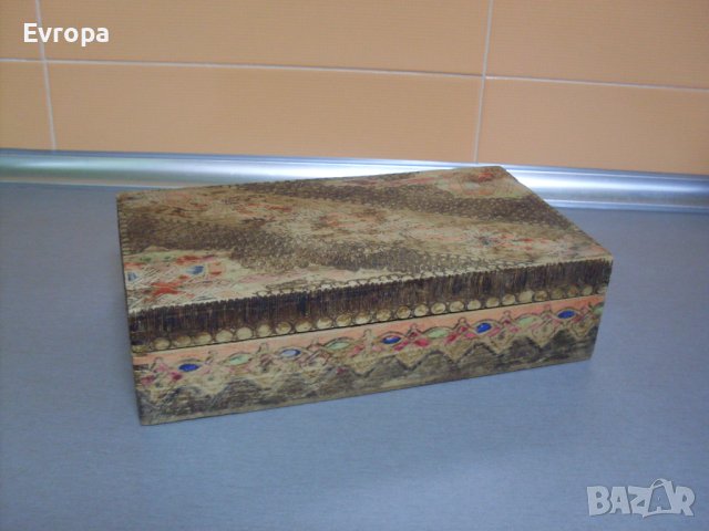 Стара дървена кутия., снимка 1 - Антикварни и старинни предмети - 43375487