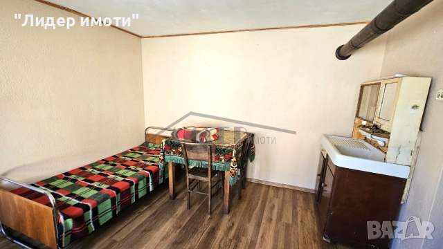 Къща с дворно място от 507 кв.м. в с. Цалапица, снимка 9 - Къщи - 52120605