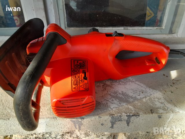 Електрическа резачка за дърва  Black and Decker , снимка 2 - Градинска техника - 43604207