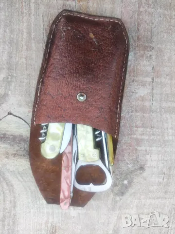 Продавам малка колекция от джобни ножчета