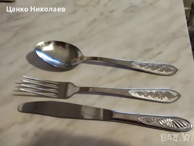 Продавам прибори за храна