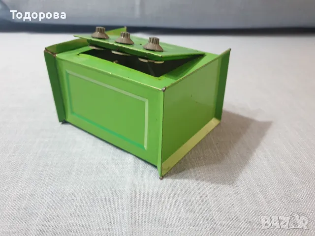 Детска метална играчка-сейф-касичка, снимка 5 - Антикварни и старинни предмети - 47728441