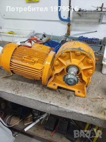 Продавам електродвигател с редуктор в перфекно състояние