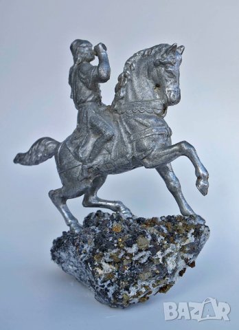 Конник, скулптура върху скъпоценен минерал, снимка 2 - Статуетки - 40539941