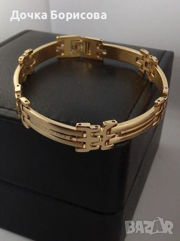 Дамска гривна с троен линеен дизайн от медицинска стомана с 18к позлата 