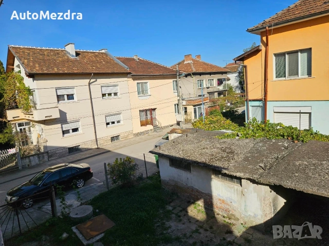 продава се къща в центъра на Мездра, снимка 8 - Къщи - 53373666