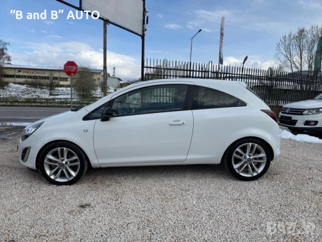 Opel Corsa 1.7 Дизел, 2012 г., Navi, Панорама, 131 к.с., снимка 5 - Автомобили и джипове - 53053342