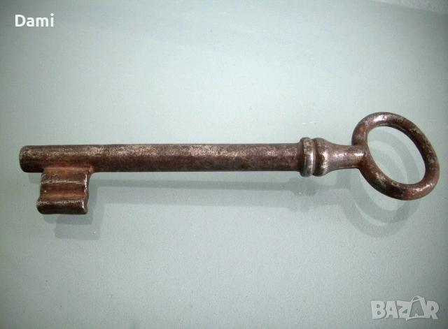 Старинен ключ, снимка 2 - Антикварни и старинни предмети - 52937965