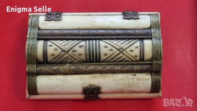 Vintage кутия за бижута от кост и месинг 