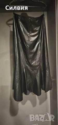 Чисто нова черна дълга лъскава кожена пола, размер "L", снимка 7 - Поли - 52409487