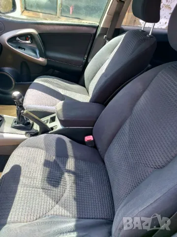 Toyota Rav4 2.2 D-4D 4x4, снимка 9 - Автомобили и джипове - 50204564