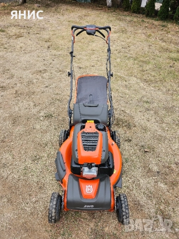 САМОХОДНА КОСАЧКА HUSQVARNA 4X4 HONDA. КАТО НОВА , снимка 2 - Градинска техника - 51840435